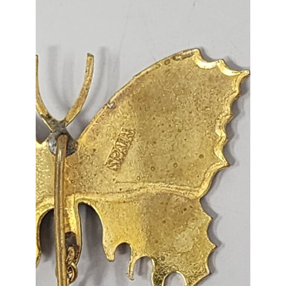 Damascene Butterfly Stick Pin With Faux Pearl Accent Gold Tone Filigree Design - Picture 5 of 7